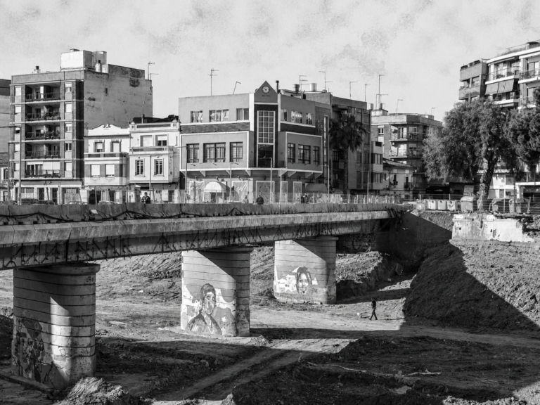 Imagen ilustrativa de la demolición del Pont Vell de Paiporta