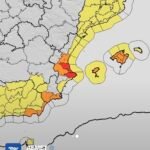 Mapa de avisos de AEMET del 18 de octubre con nivel rojo en el litoral de Valencia
